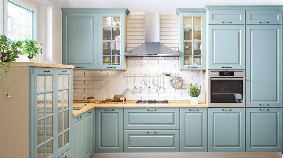 Відчуйте виразність кольору з фарбованими фасадами від Elegante