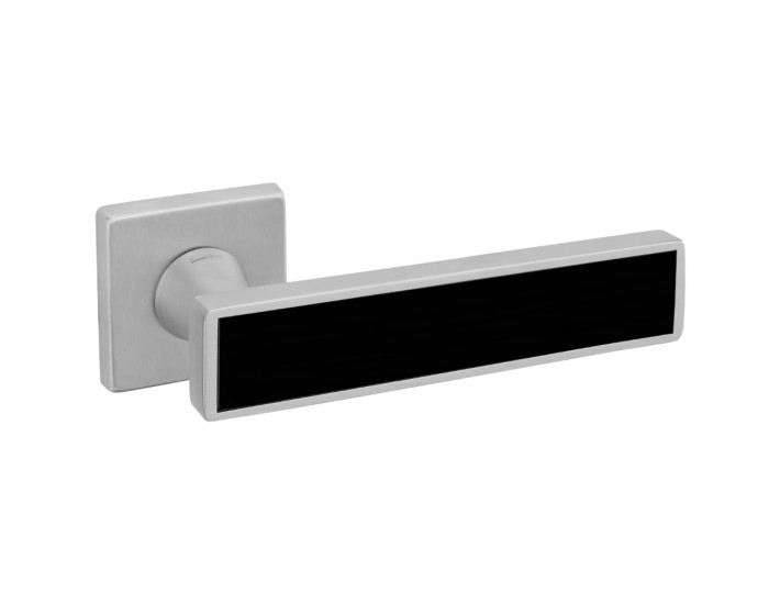 Фото Дверная ручка SoShic L02 (SL14-ZCS/NE) матовый хром-черный декор, на квадратной розетке VIS черный декор 1