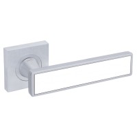 Дверная ручка SoShic L02 (SL55-ZCS/BI) матовый хром-белый декор, на квадратной розетке 55мм