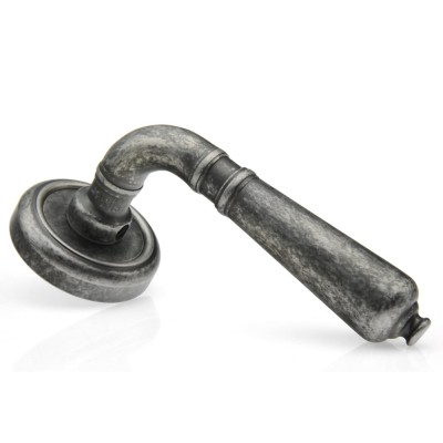 Ручка дверная на круглой розетке Frosio Bortolo коллекция Fadex (Фадекс) Antik 130V N10-антическое железо