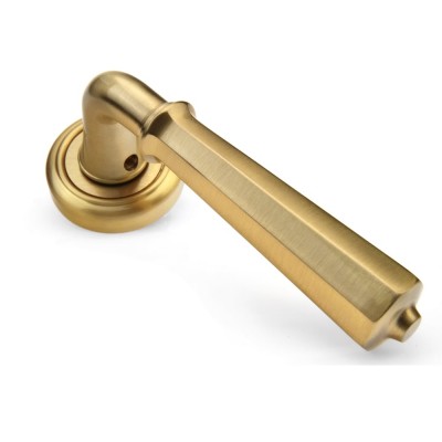 Ручка дверна на круглій розетці Frosio Bortolo колекція Fadex (Фадекс) Denver 424V S01 - матова латунь