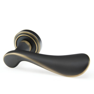 Ручка дверна на круглій розетці Frosio Bortolo колекція Fadex (Фадекс) Mira 119V B08 - темна бронза