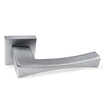 Ручка дверная на квадратной розетке Frosio Bortolo коллекция Forme (Форма) Artemide 213Q C02 – хром матовый