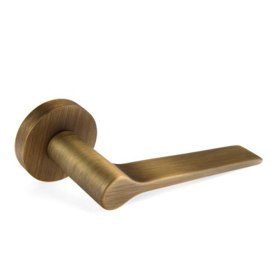 Ручка дверна на круглій розетці Frosio Bortolo колекція Forme (Форма) Malika 520A B02 - бронза матова