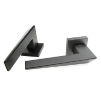 Дверная ручка Forme (Форма) Naxos 215Q N52 – черный матовый