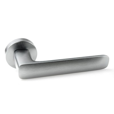 Ручка дверна на круглій розетці Frosio Bortolo колекція Forme (Форма) Sky 490A C02 - хром матовий