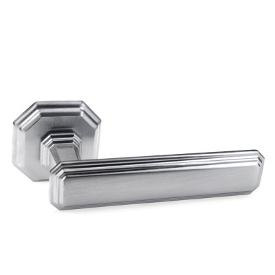 Ручка дверна на квадратній розетці Frosio Bortolo колекція Forme (Форма) Themis 217R C02 - хром матовий