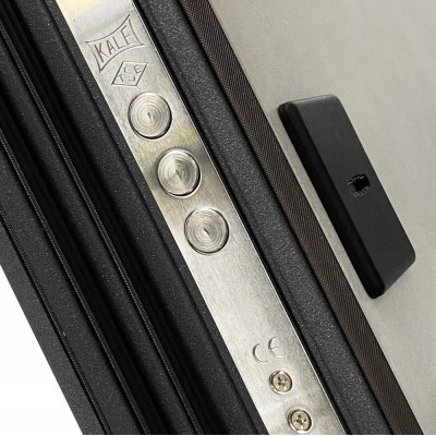 Вхідні двері квартирного типу МІНІСТЕРСТВО ДВЕРЕЙ модель П-3К-503 Бетон антрацит/сніжний