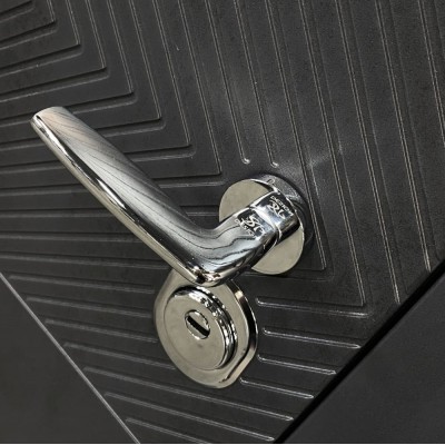 Вхідні двері квартирного типу МІНІСТЕРСТВО ДВЕРЕЙ модель ПК-560 Оксид чорний/світлий