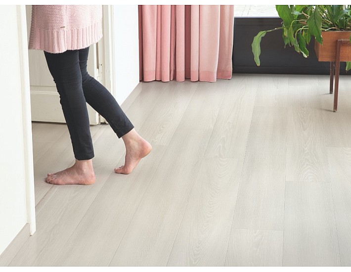 Фото Ламінат QUICK STEP SIG4757 Дуб преміум білий 2