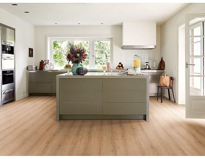 Фото Ламинат Egger Classic Aqua Plus 32/8 EL2172 Дуб Падуя медовый 2 Фото Ламинат Egger Classic Aqua Plus 32/8 EL2172 Дуб Падуя медовый 2